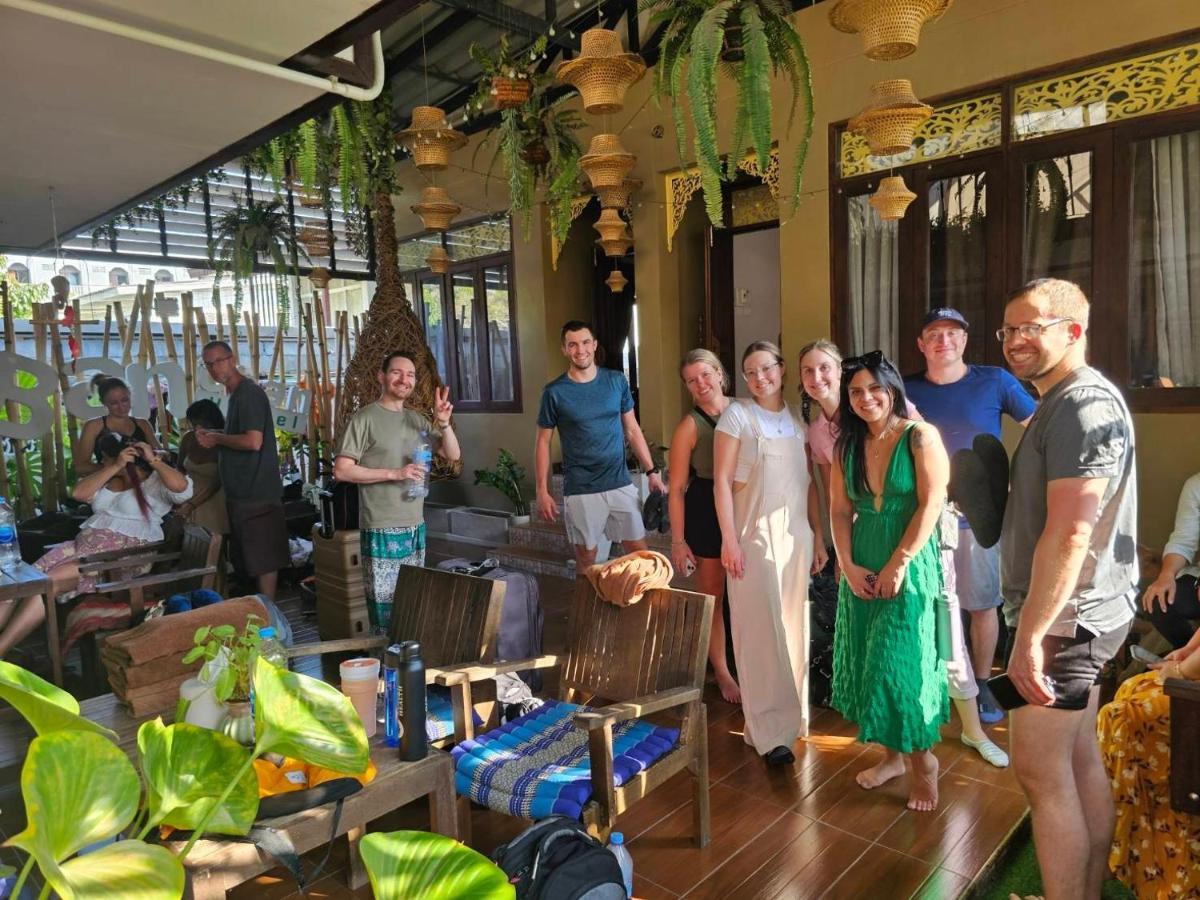 Banchan Hostel Phra Nakhon Si Ayutthaya Buitenkant foto