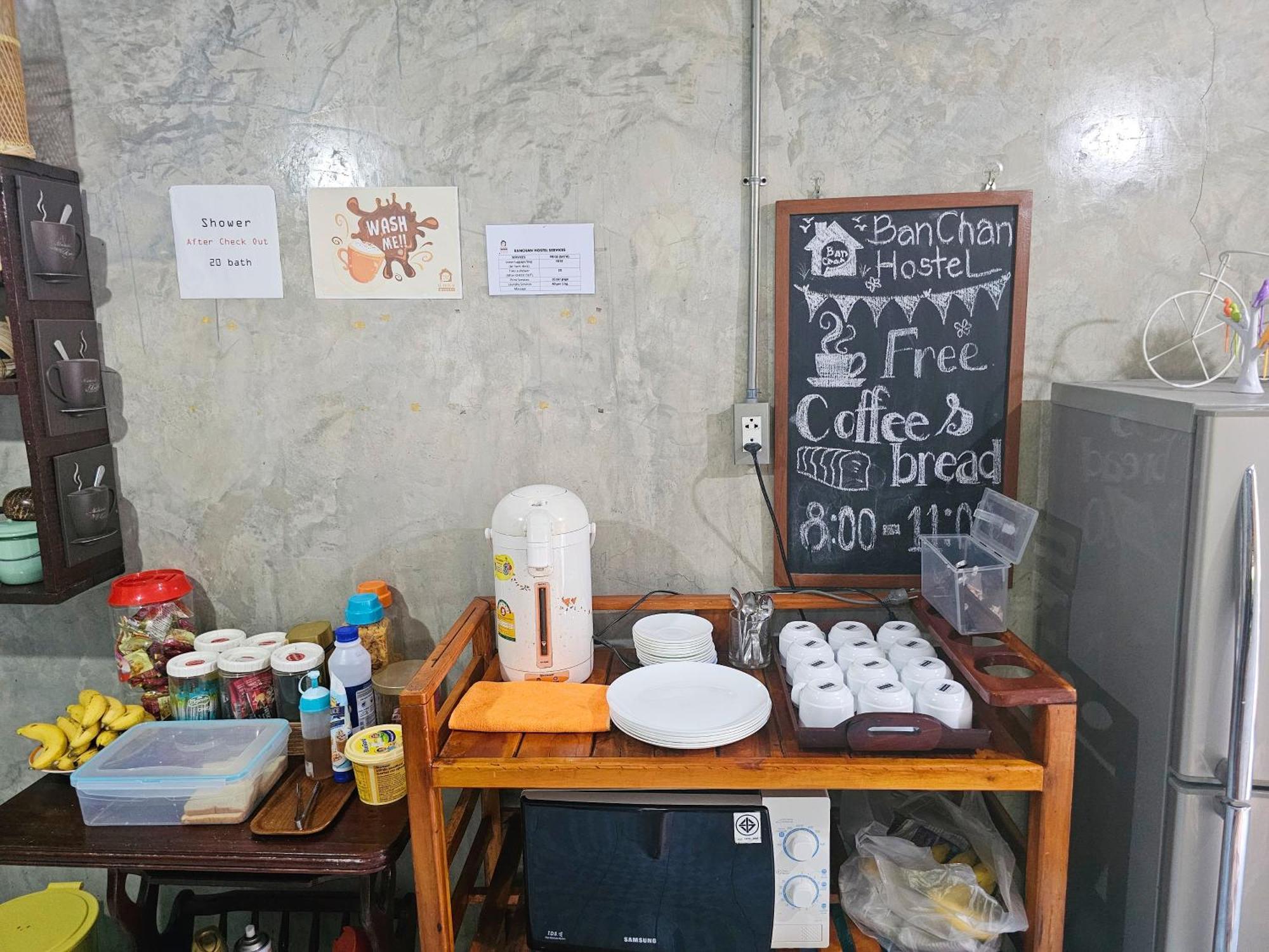Banchan Hostel Phra Nakhon Si Ayutthaya Buitenkant foto