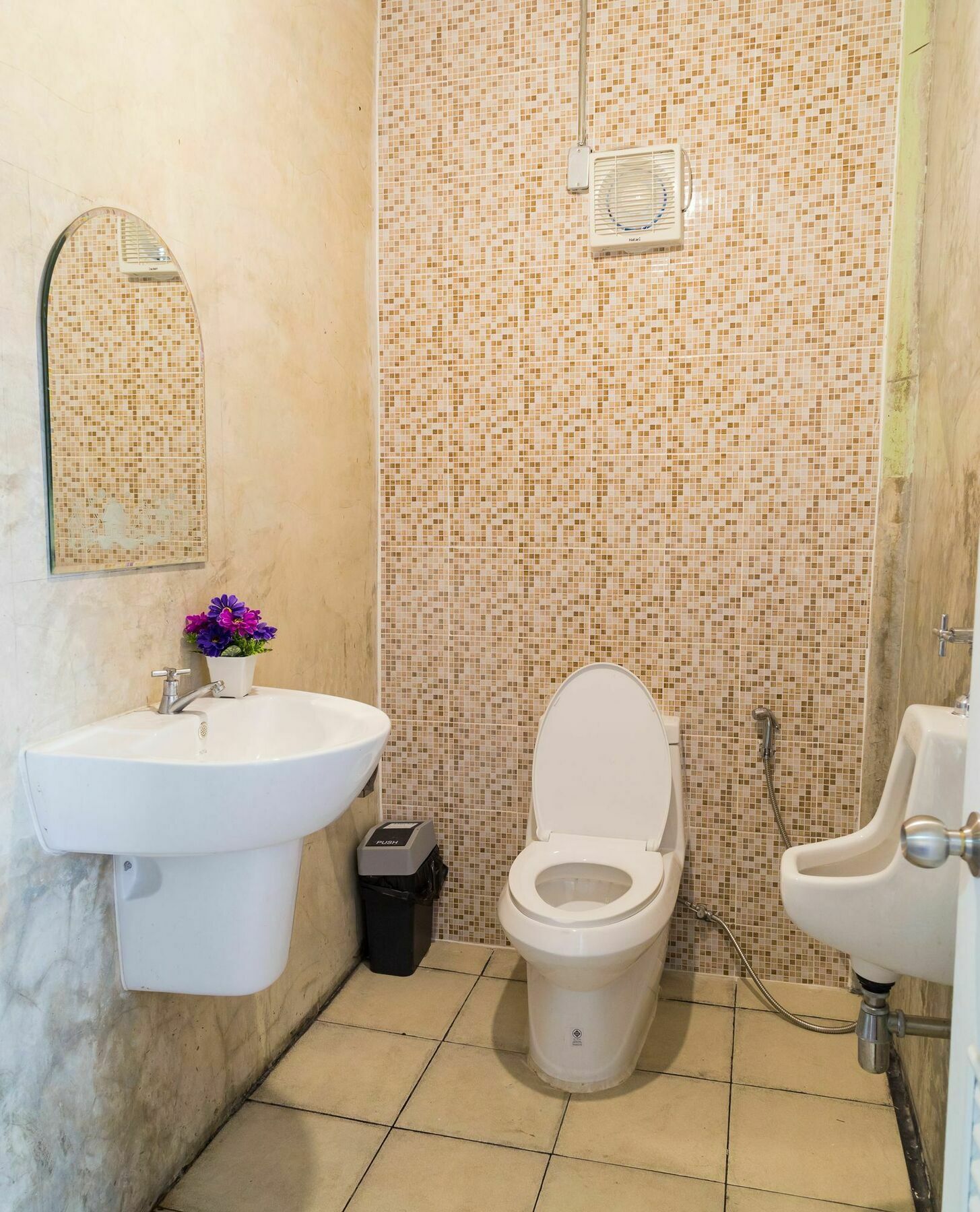 Banchan Hostel Phra Nakhon Si Ayutthaya Buitenkant foto
